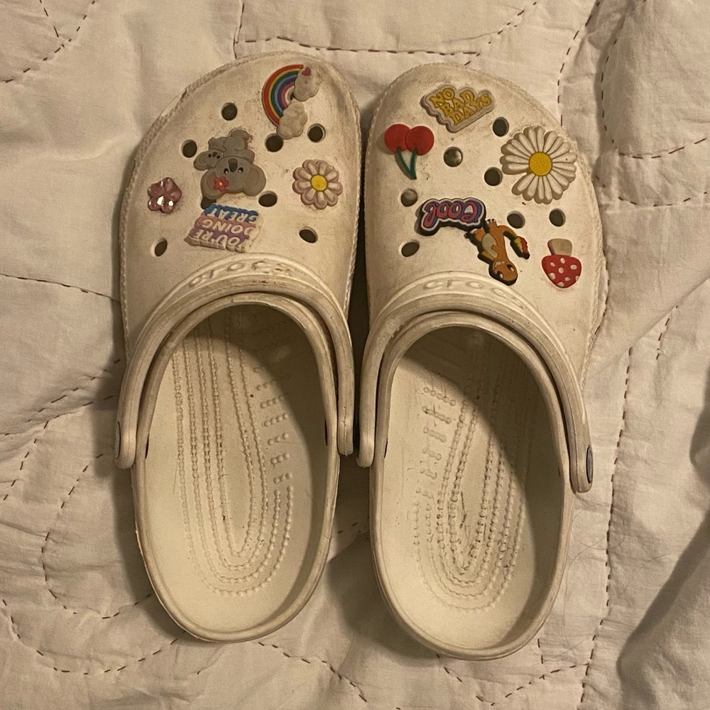 WHITE CROCS